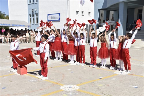 İlköğretim Haftası TOKİ İlk/Ortaokulunda Kutlandı